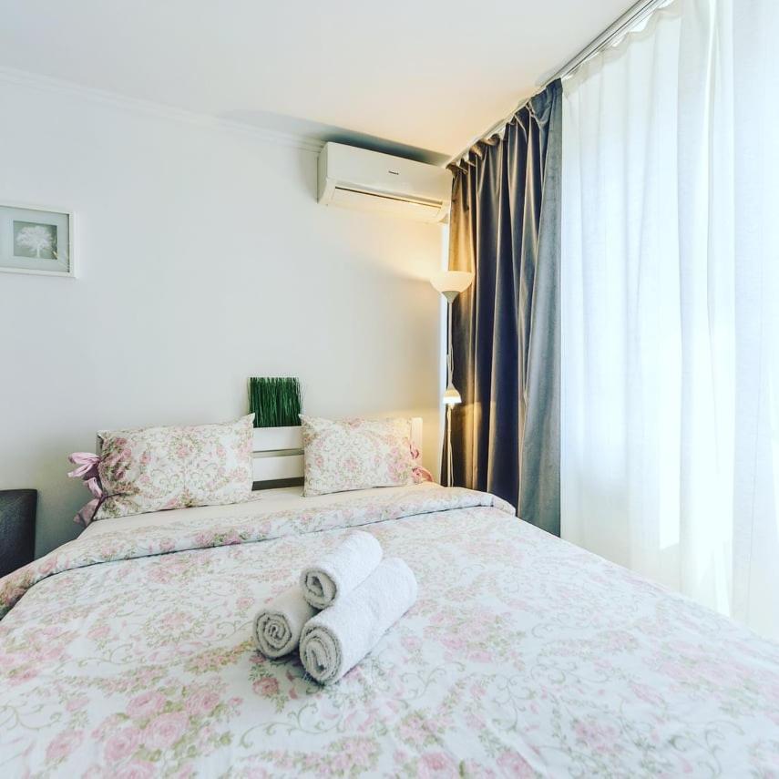 1 50m2 Center Of Obolon Metro Station Minska Apartment *