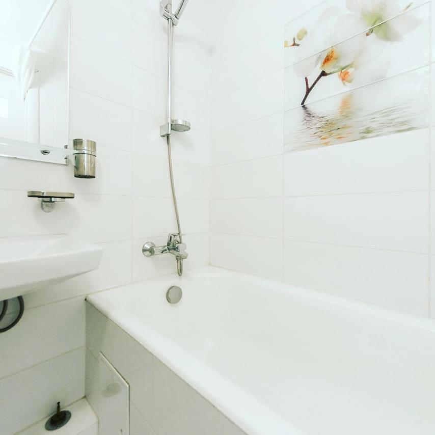 1 50m2 Center Of Obolon Metro Station Minska Apartment *